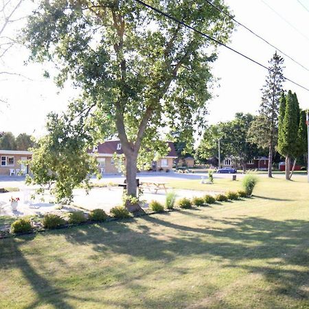 Walkerton Inn Motel Exterior photo