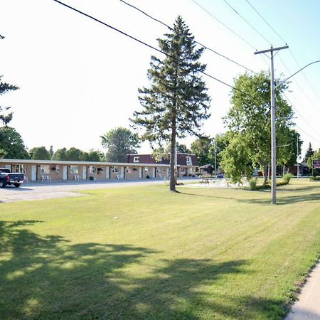 Walkerton Inn Motel Exterior photo