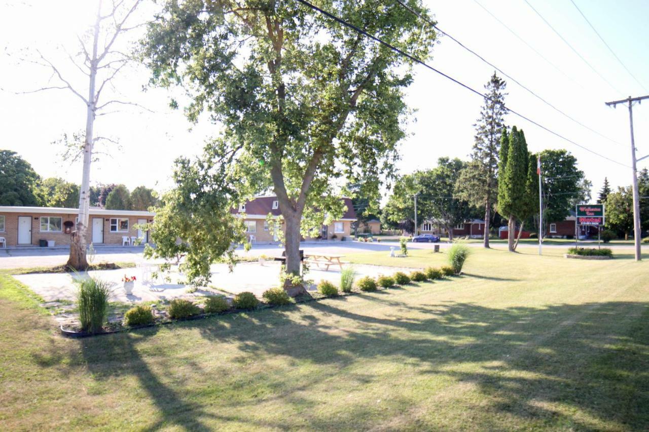 Walkerton Inn Motel Exterior photo